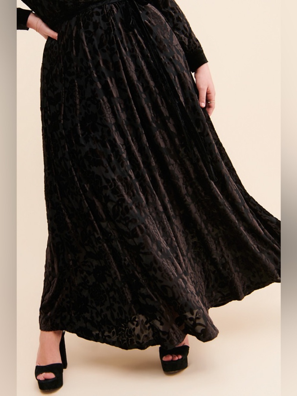 EUC ModCloth Black Burnout Velvet Maxi Dress - Picture 5 of 13